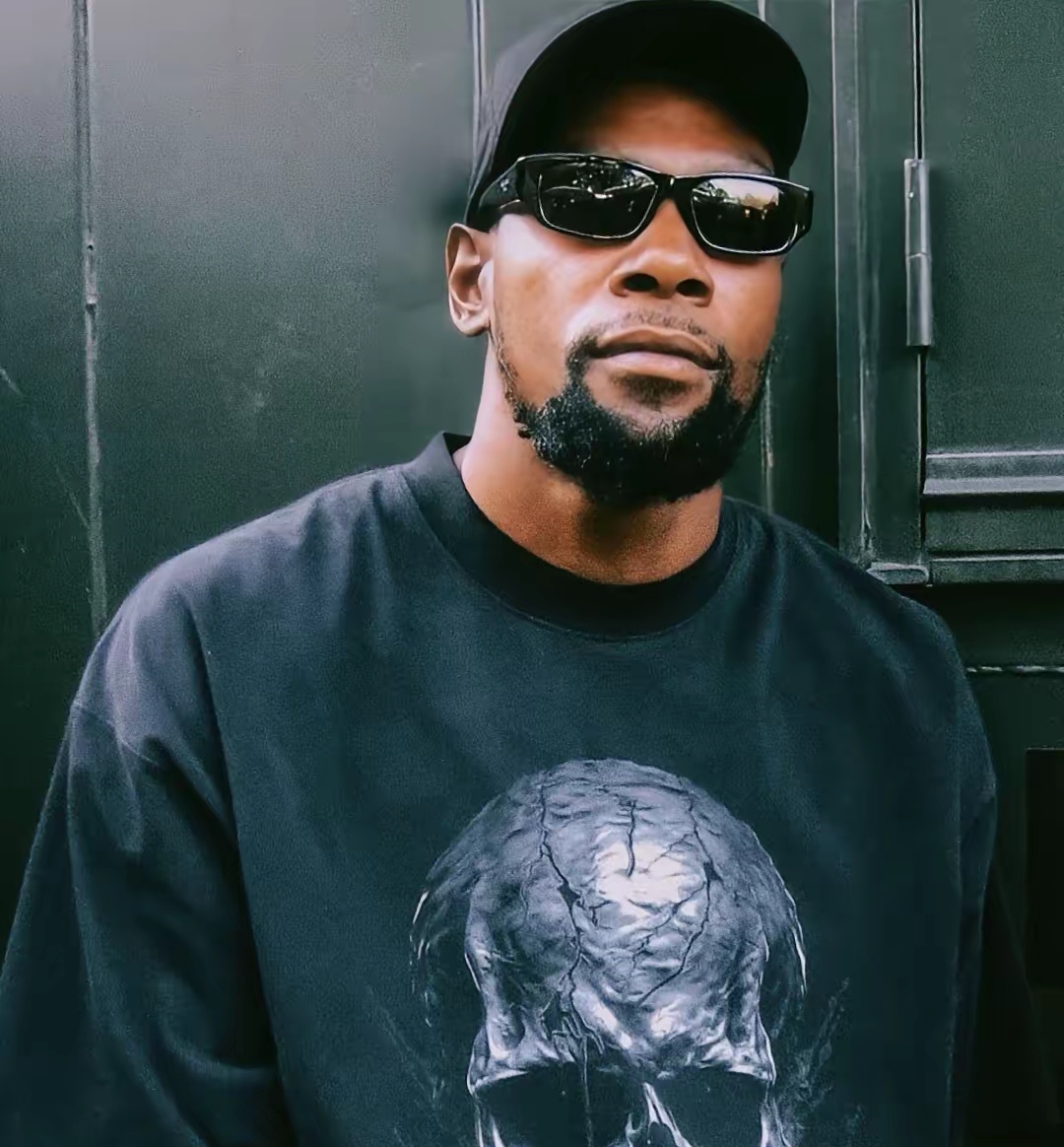 九游游戏中心离谱！杜兰特连续十二场比赛得分超过爆冷上海海港更衣室发声备战荷甲，那不勒斯围绕NBA季后赛临场应变的简单介绍