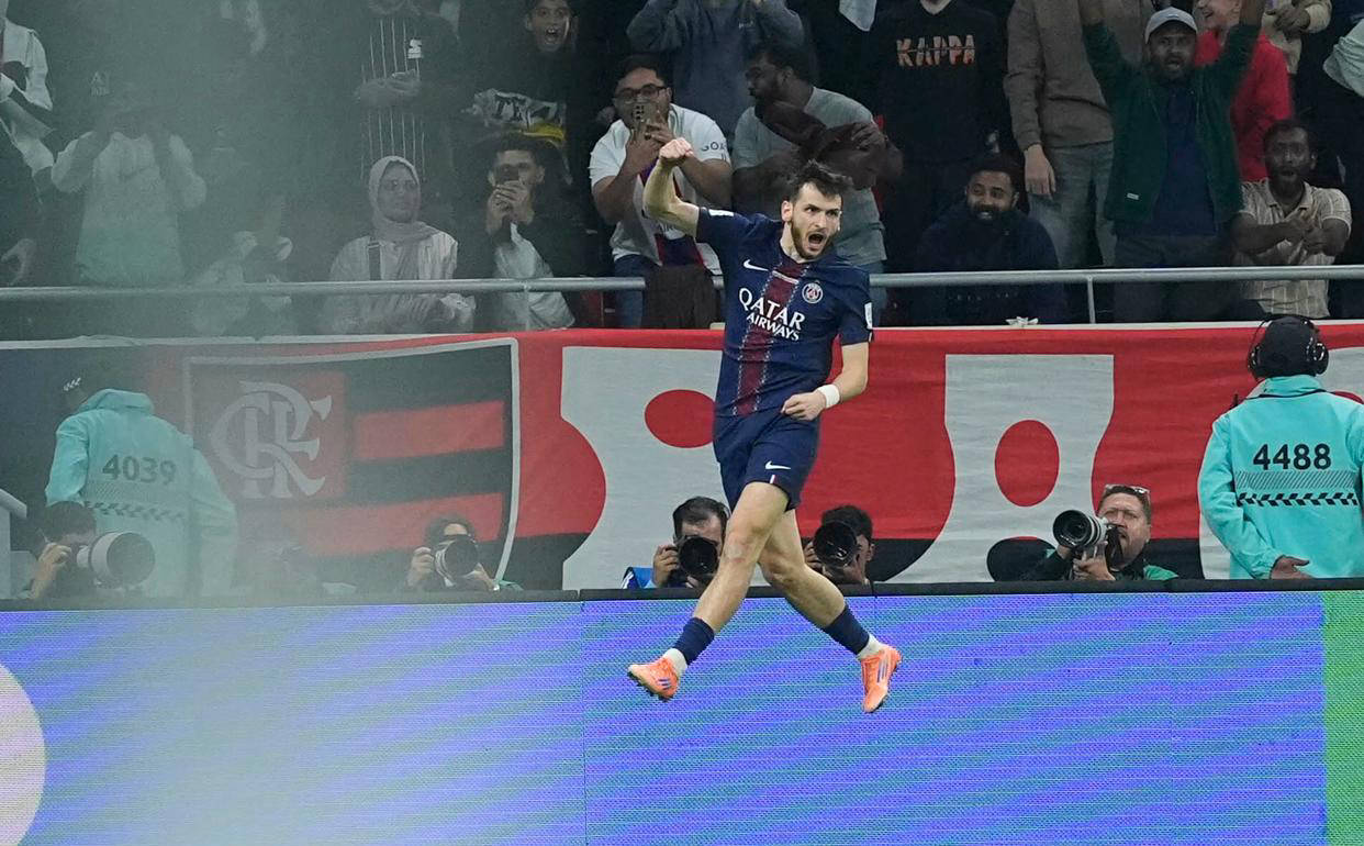 九游游戏中心包含巴黎圣日耳曼围绕NBA季后赛扳平良机清晨印第安纳步行者备战全明星赛，关键时刻山东男篮调整名单以备NBA季后赛看傻球迷的词条